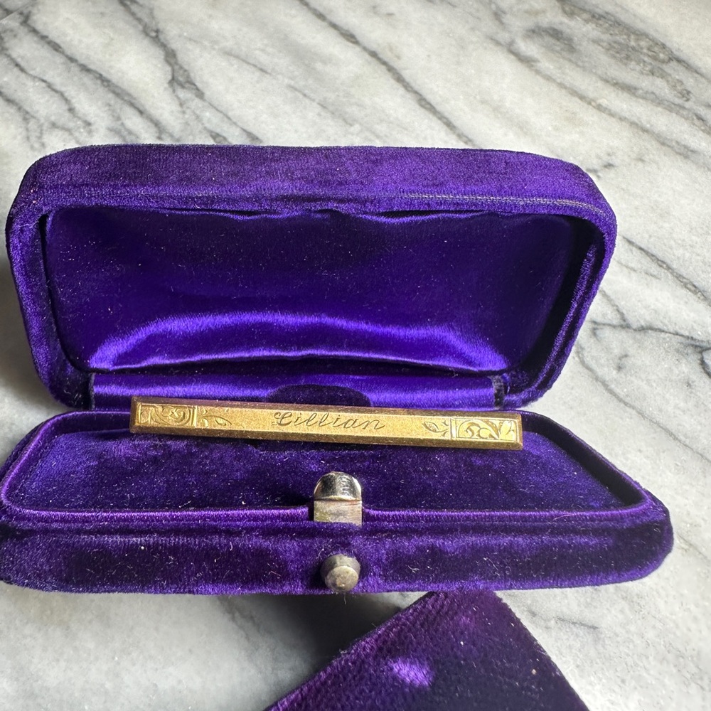 Antique Victorian Bar Brooch Engraved Lillian